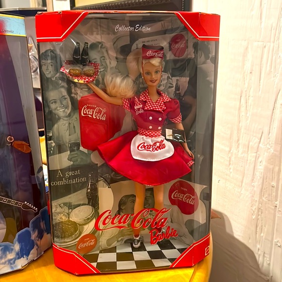 Collectors Edition Coca Cola Barbie NIB - Picture 1 of 5